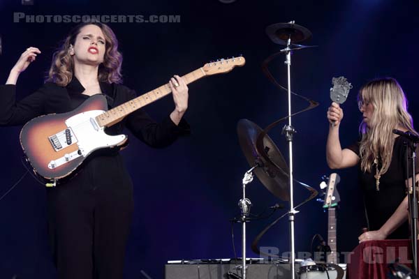 ANNA CALVI - 2014-08-15 - SAINT MALO - Fort de St Pere - 